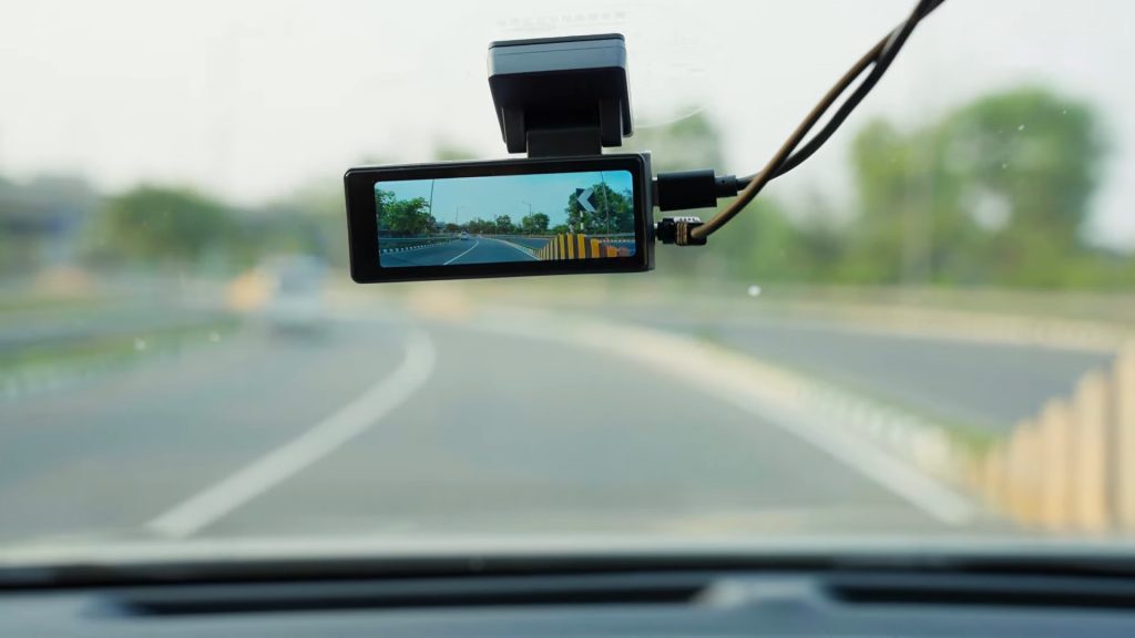TORVO TD3 Dashcam, in car 